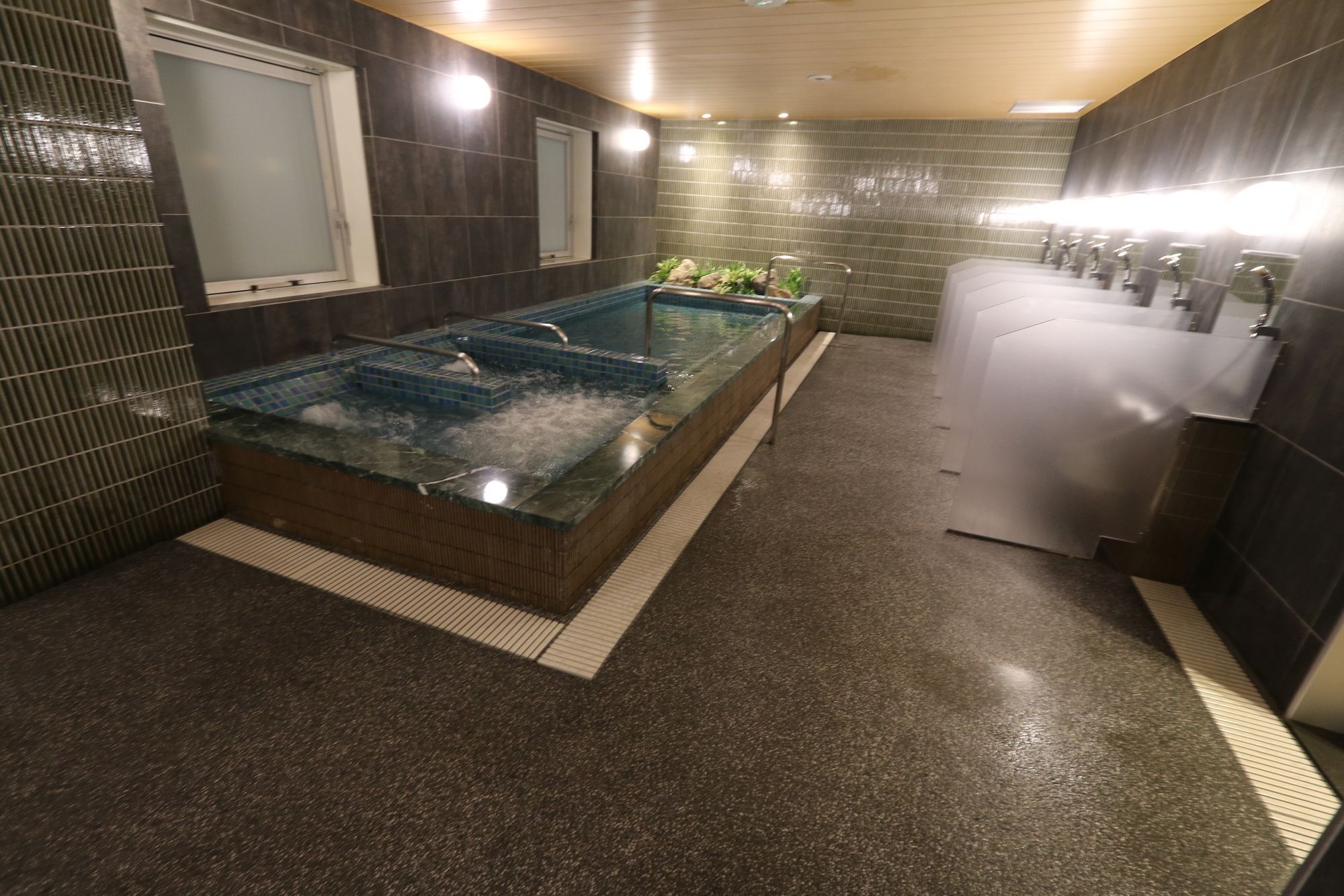 Cabin&capsule J-ship Namba 3*